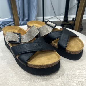 Naot Juliette Soft Black Leather Sandal Size 38/ 8